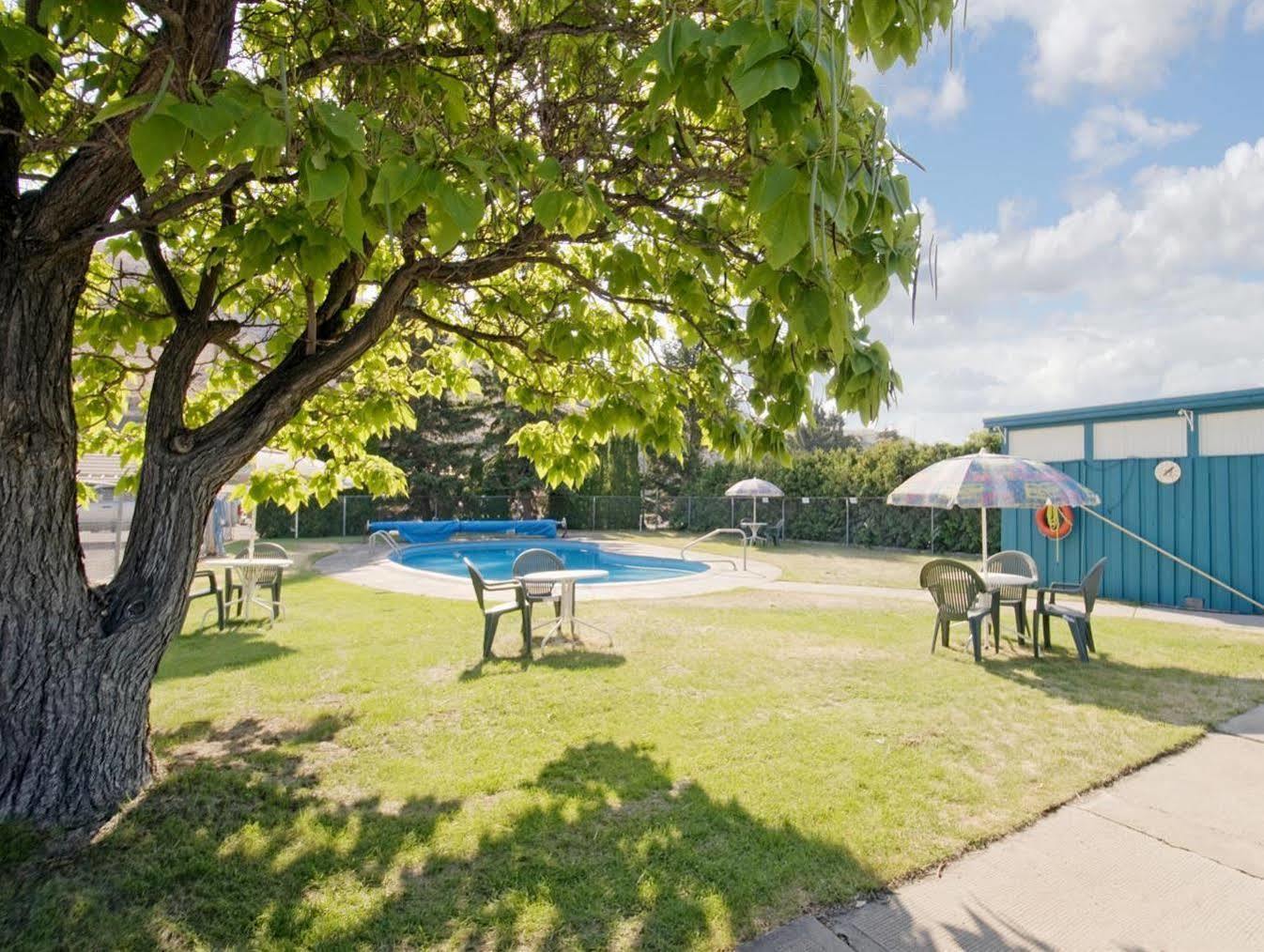 Canada'S Best Value Desert Inn & Suites Cache Creek Luaran gambar